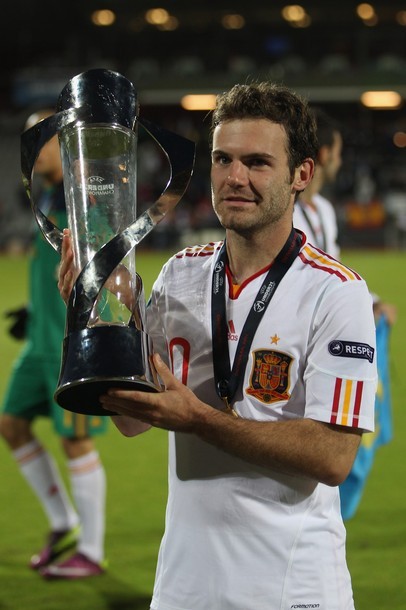 Tháng 6/2011, Juan Mata lại cùng đội tuyển U21 Tây Ban Nha vô địch giải U21 châu Âu ở Đan Mạch.
